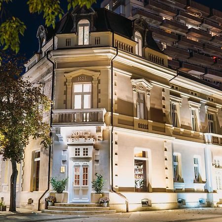 Хотел Театъръ Ξενοδοχείο Πλέβεν Εξωτερικό φωτογραφία