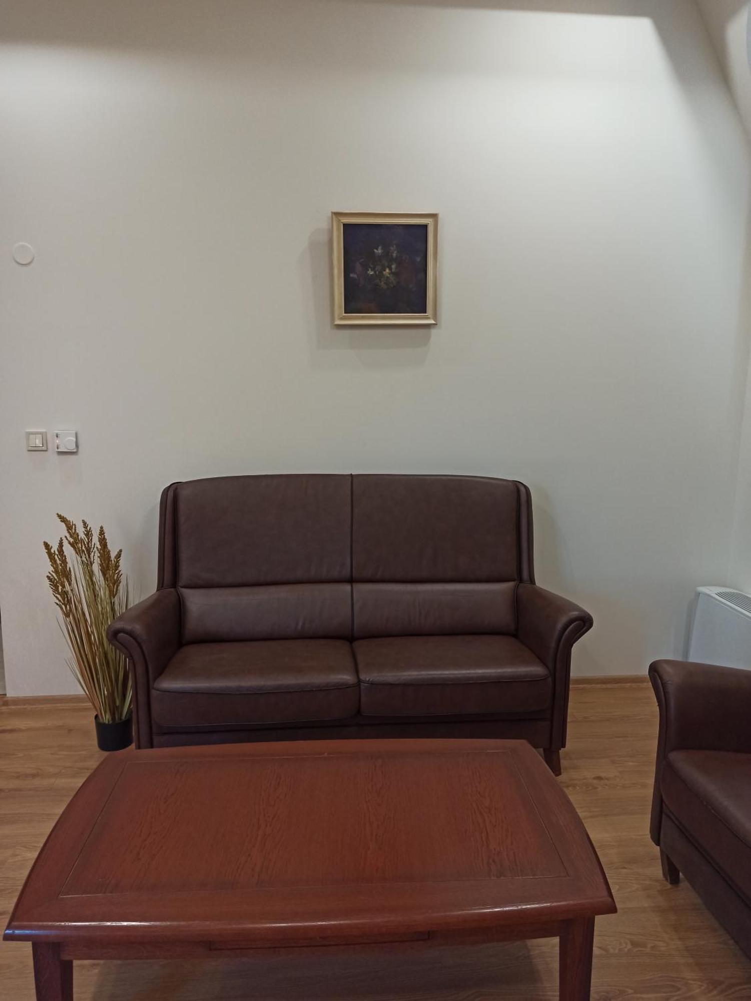 Хотел Театъръ Ξενοδοχείο Πλέβεν Εξωτερικό φωτογραφία